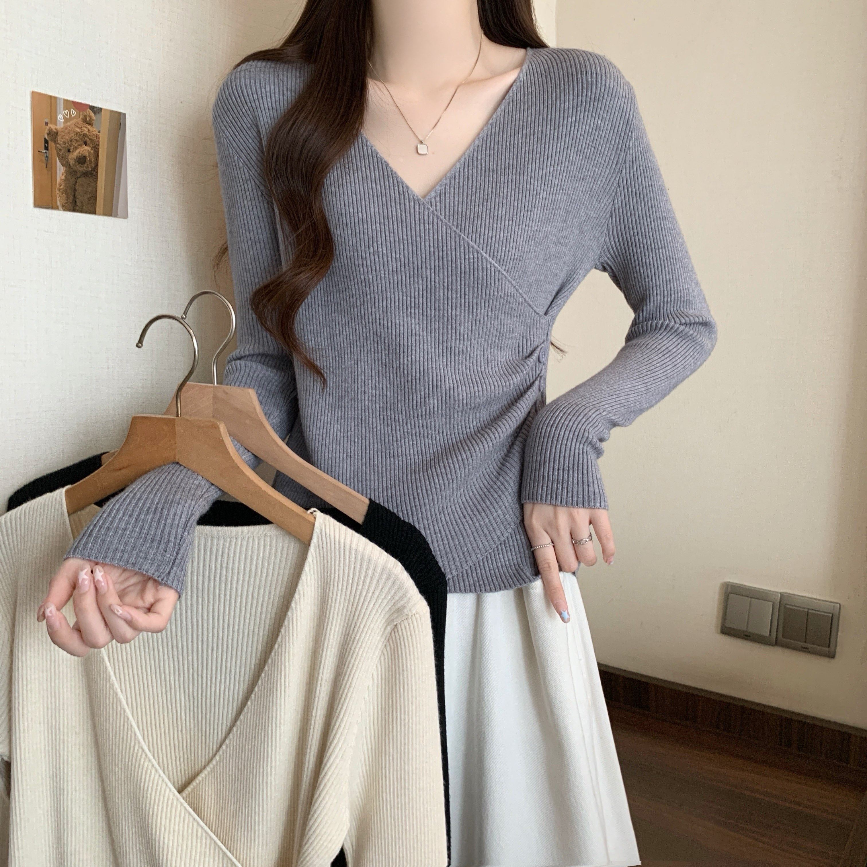 大码女装秋冬新款交叉V领修身针织衫胖MM不规则百搭打底衫上衣潮,女装/女士精品,大码内搭,淘宝优惠券,粉丝福利购,淘宝优惠卷