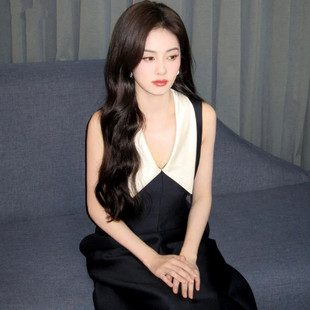 白鹿冯琳同款藏青色连衣裙名媛气质小香风V领无袖背心赫本长裙