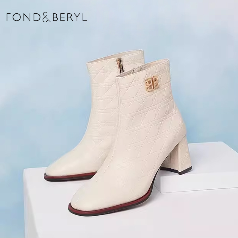 菲伯丽尔简约金属扣通勤短靴女