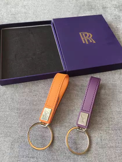 Rolls-Royce Car Keychain Pu Pure Color Zinc Alloy Metal Leather Keychain Handmade Leather Keychain