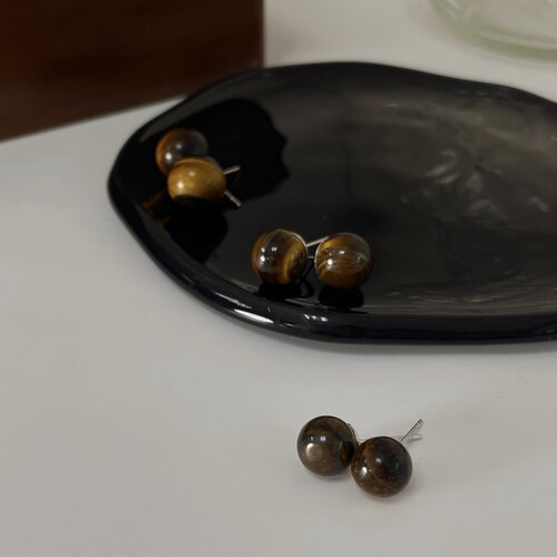 虎晴石黑玛瑙球极简高级秋冬耳环