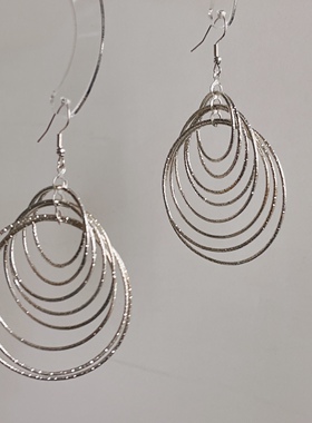 新中式闪银多层金属耳环女耳坠夸张耳饰度假显脸小大圆圈合金闪耀