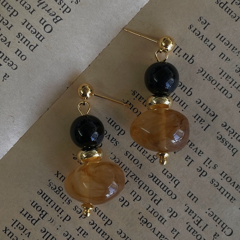 琥珀色泽树脂复古不规则珠子耳环
