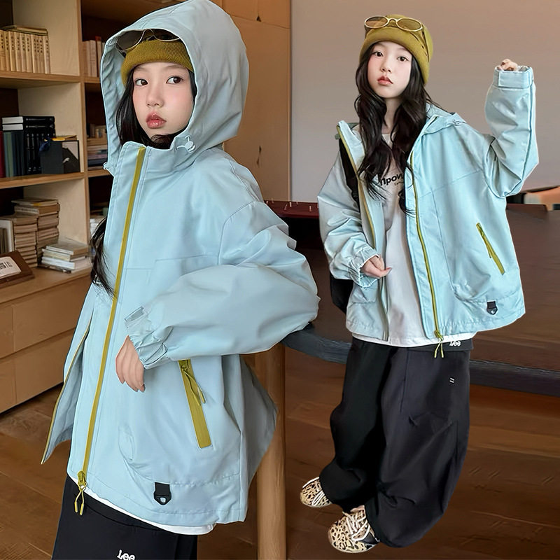 女大童春秋连帽冲锋衣初中学生秋装洋气防水防风外套儿童宽松风衣