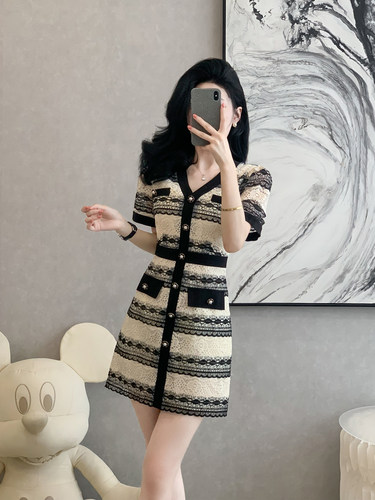 小香风蕾丝连衣裙女夏季法式轻奢气质减龄显瘦条纹a字短裙子薄款 - 封面