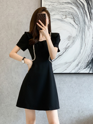 赫本风A字裙聚酯纤维纯色钉珠