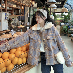 A new detachable heavy coat made of tartan and cotton collar