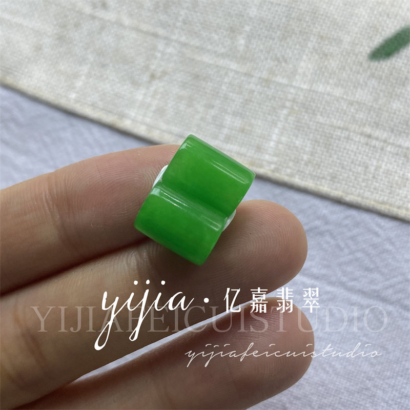缅甸翡翠阳绿色路路通辣绿色桶珠转运珠一对散珠玉石手链配珠珠宝