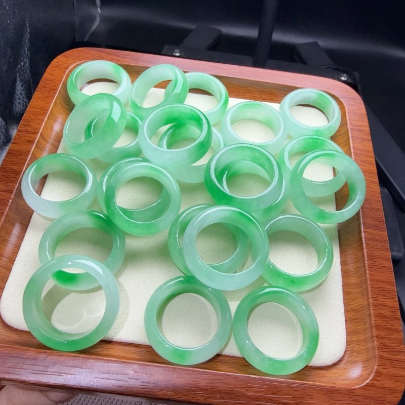 天然缅甸老坑翡翠冰种飘绿翠绿阳绿玉石戒指指环戒圈扳指玉石配饰,珠宝/钻石/翡翠,戒指/指环,淘宝优惠券,粉丝福利购,淘宝优惠卷