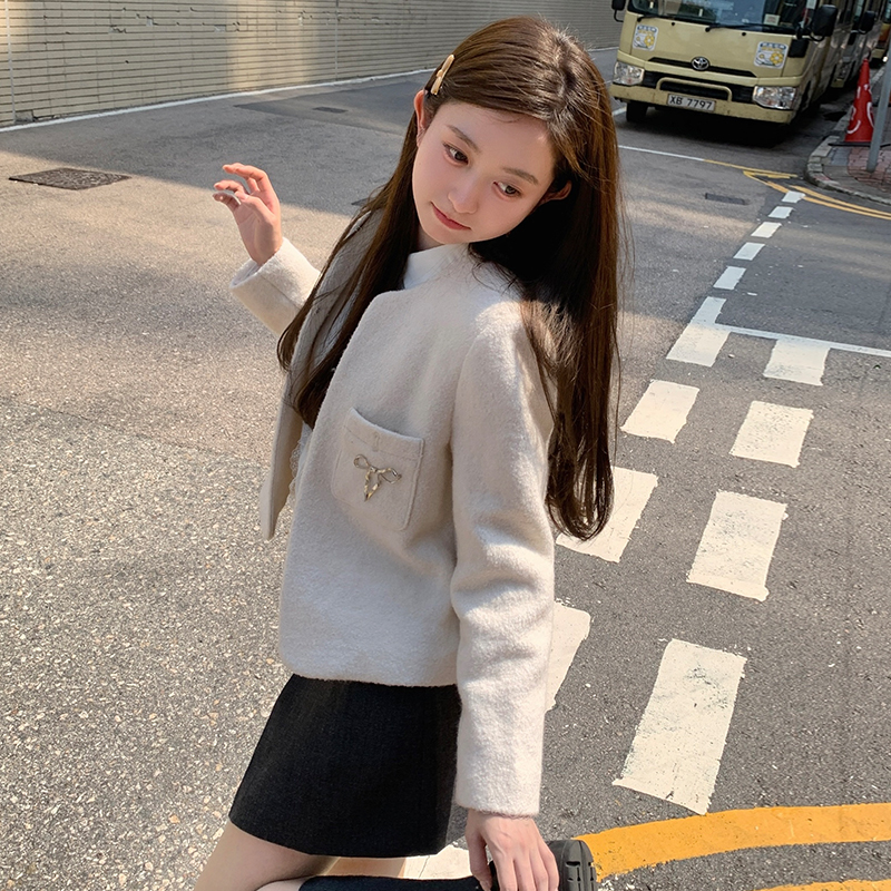 肉完ROUWANBABY初秋法式圆领小香风毛呢外套女短款2023新款小个子