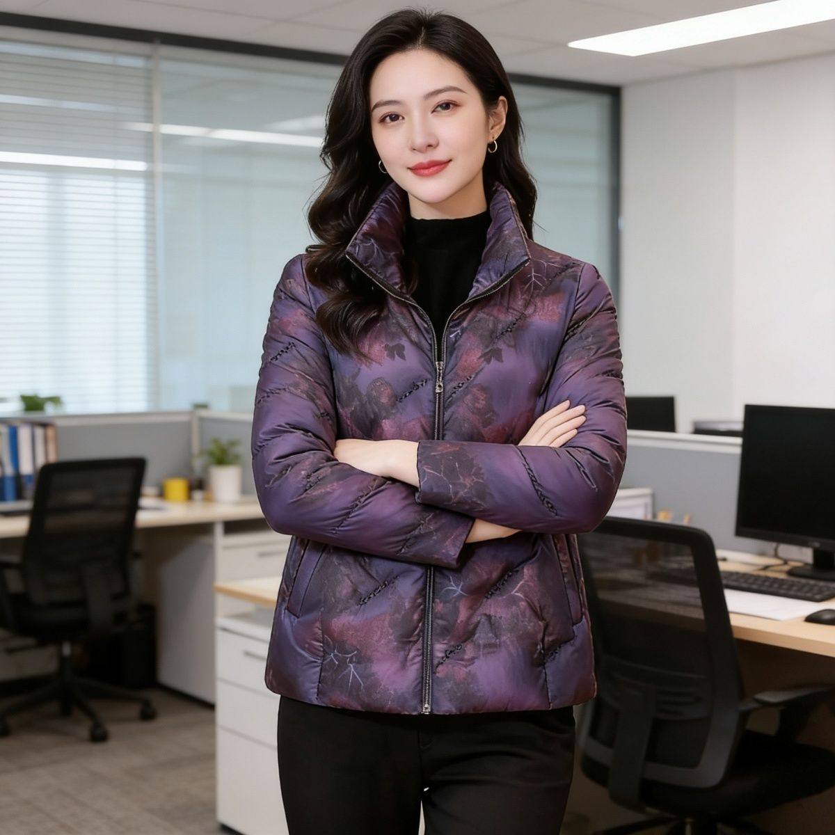 羽绒服女冬季2025新款中年妈妈时尚印花短款修身白鸭绒保暖外套