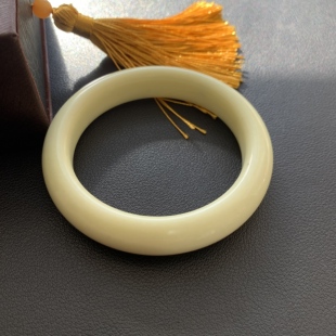 【奶黄包常规】天然岫玉手镯辽阳奶黄包奶黄色高油高密减龄可盘