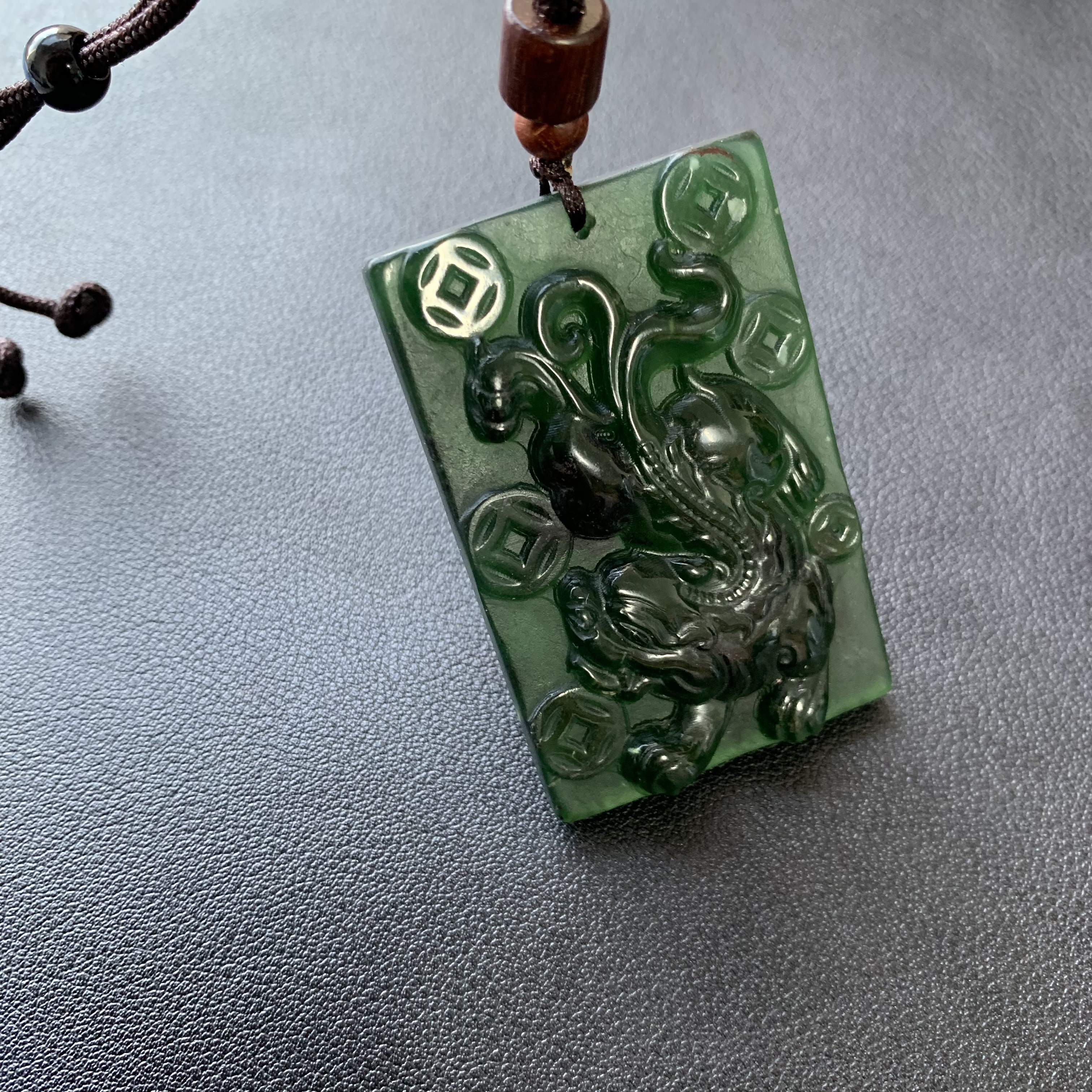【501高冰料】天然岫玉老料手工雕刻貔貅57*37*9.6mm吊坠无事牌