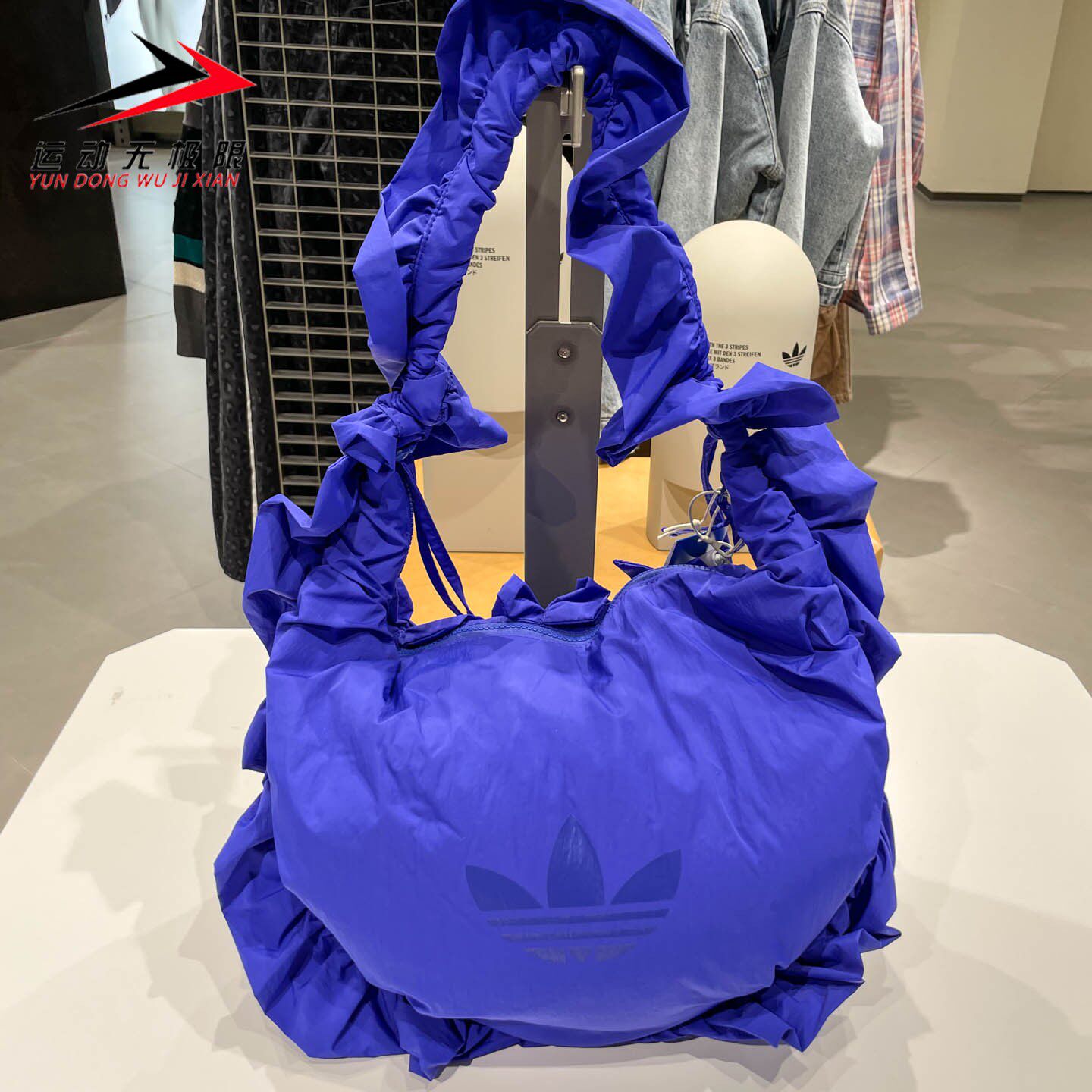 阿迪达斯三叶草2025冬女子大号荷叶花边运动两用包手提拎包IA8914