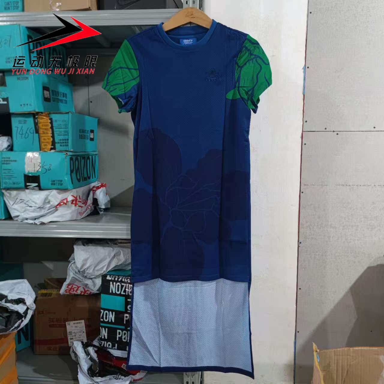 阿迪达斯三叶草女子2025冬季简约花卉休闲裙透气短袖连衣裙AZ6321