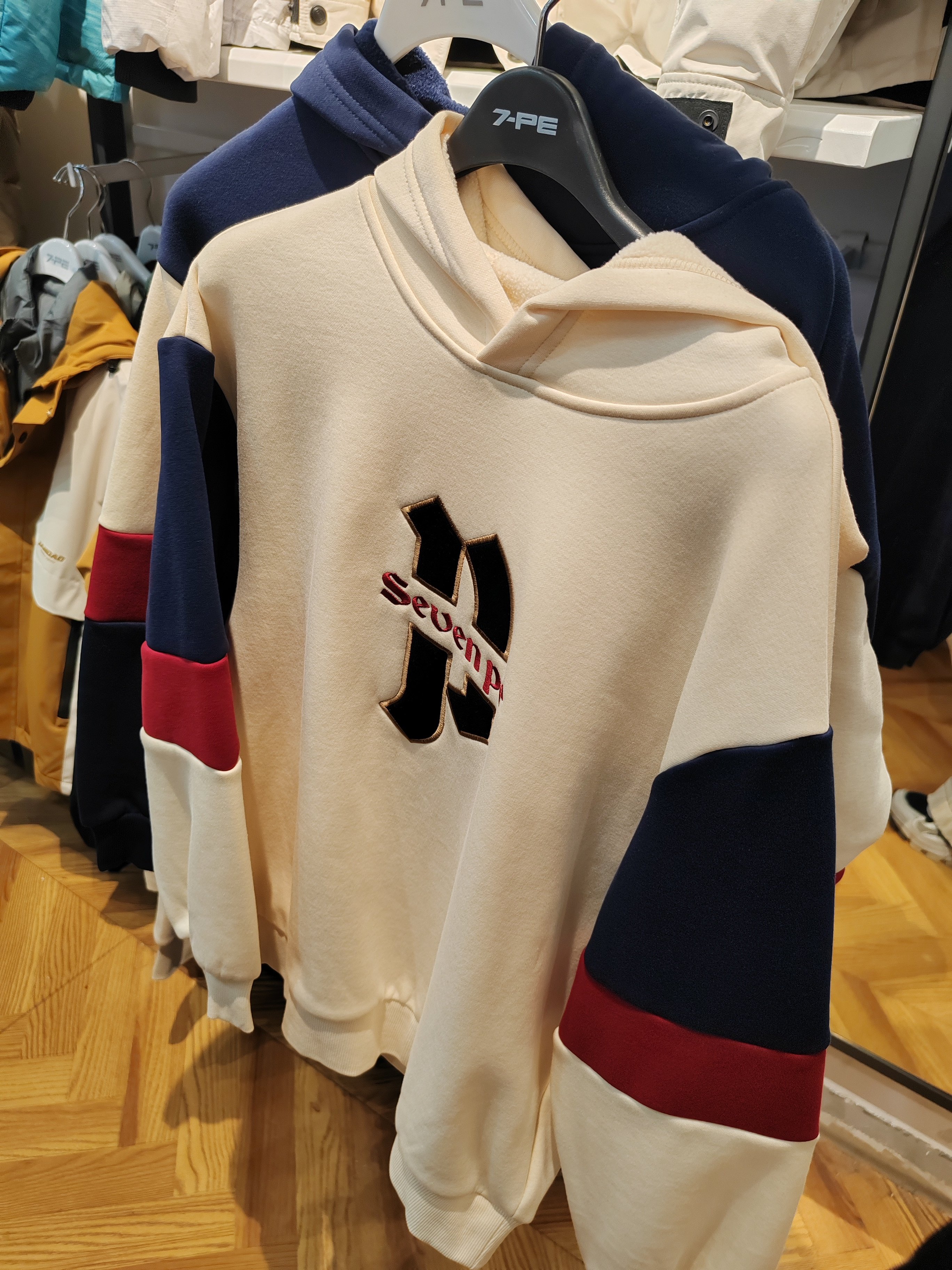 七波辉童装新款男女中大童加绒卫衣青少年一体绒冬340144实体店