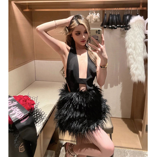 小众设计纯欲黑色显瘦露背连衣裙辣妹拼接流苏毛礼服镂空温柔短裙
