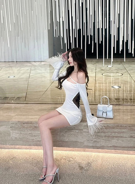 法式高级感奶甜长袖流苏羽毛连衣裙春秋斩男黑色网纱小众设计短裙