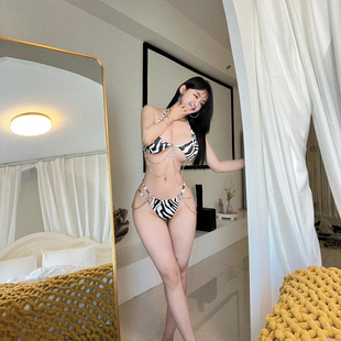 夏时尚 小胸聚拢动物纹温泉三角泳衣 辣妹性感链条挂脖比基尼套装