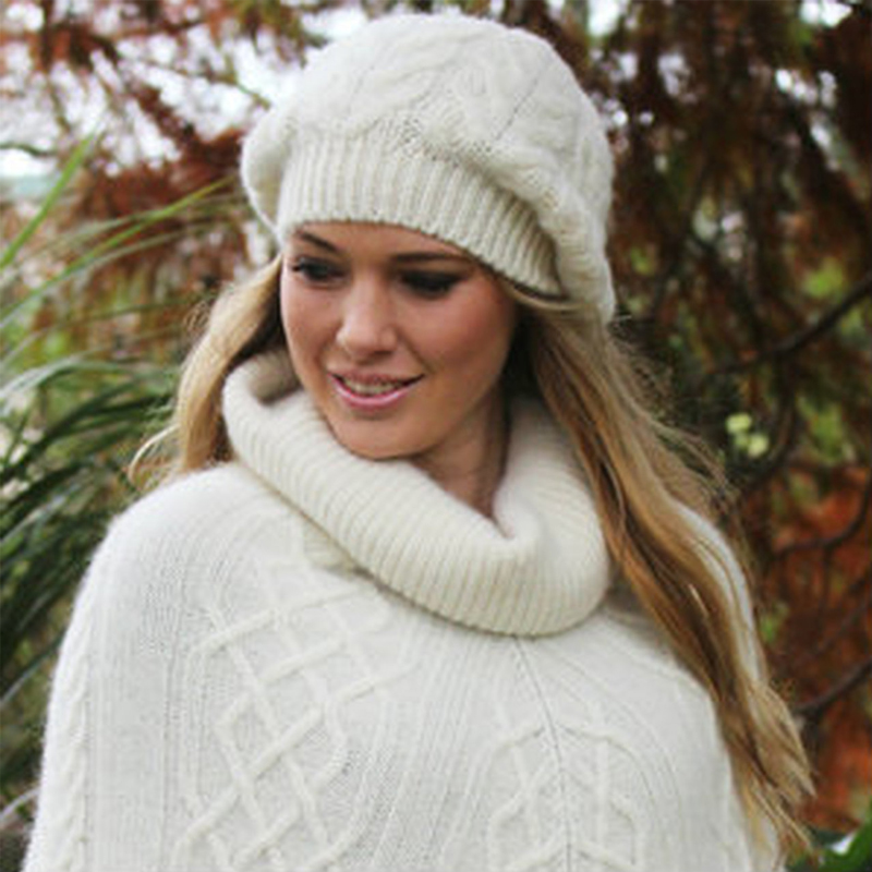 小羊驼纯色针织皇冠帽