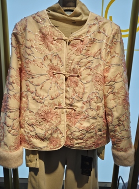 专柜正品8355高端轻奢新中式国风短款重工羽绒服外套2025冬新女D