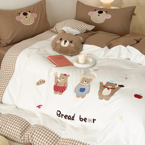 送抱枕面包小熊全棉水洗床单三四件套苹果刺绣纯棉被套ins风床品