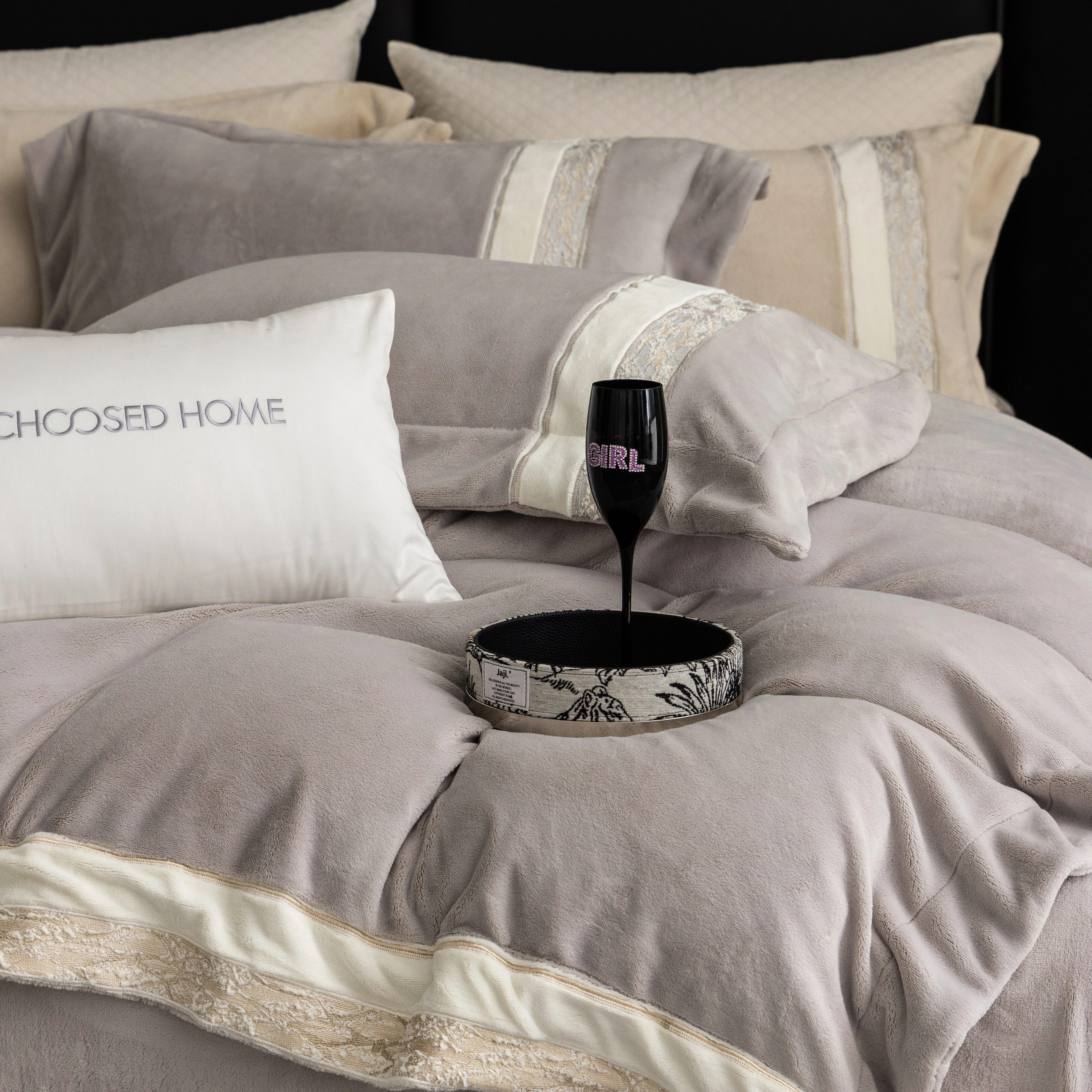 秋冬季加厚保暖牛奶绒床单四件套简约纯色珊瑚绒加绒被套轻奢床品