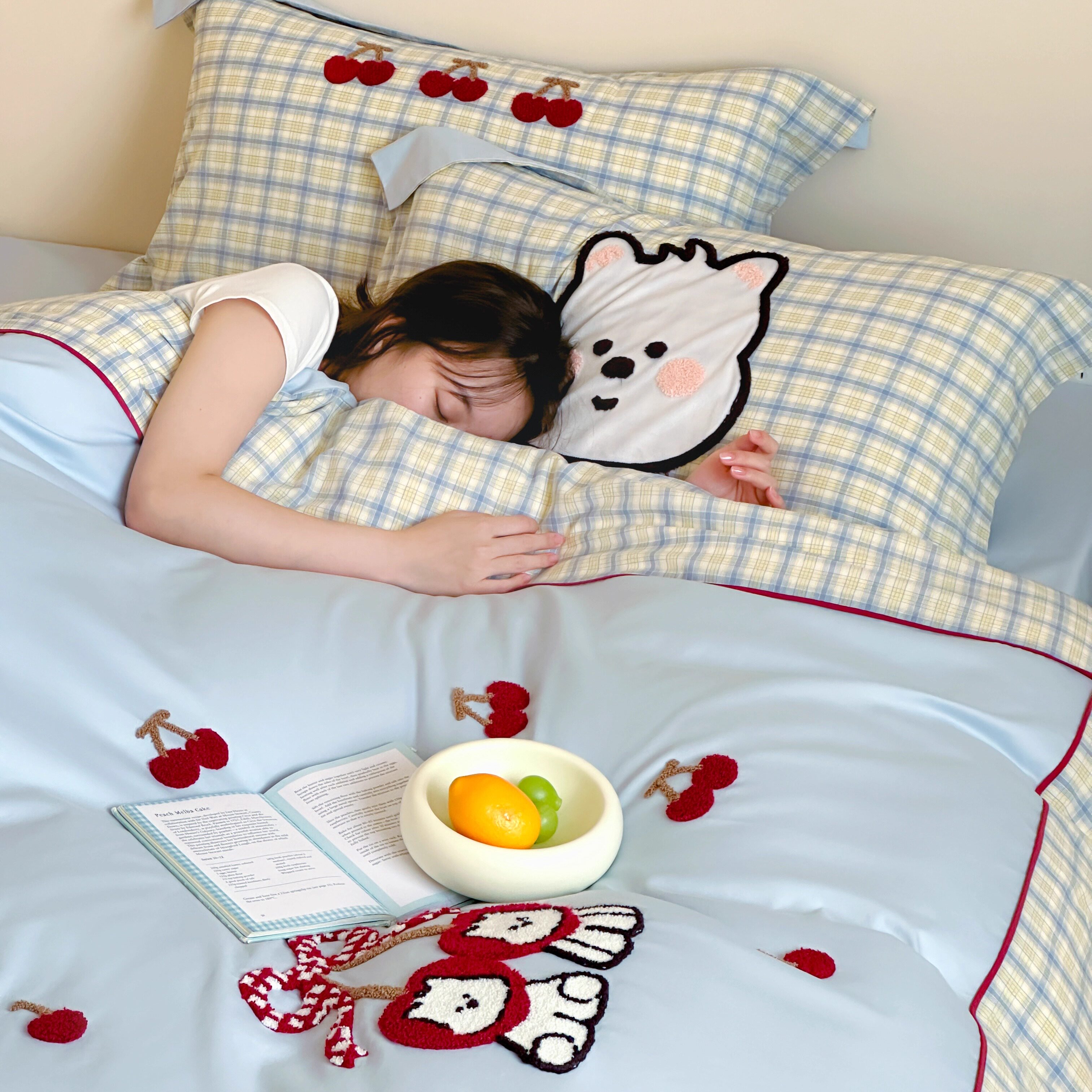 送抱枕ins婴儿棉全棉床单三四件套樱桃奶狗刺绣纯棉被套柔软床品