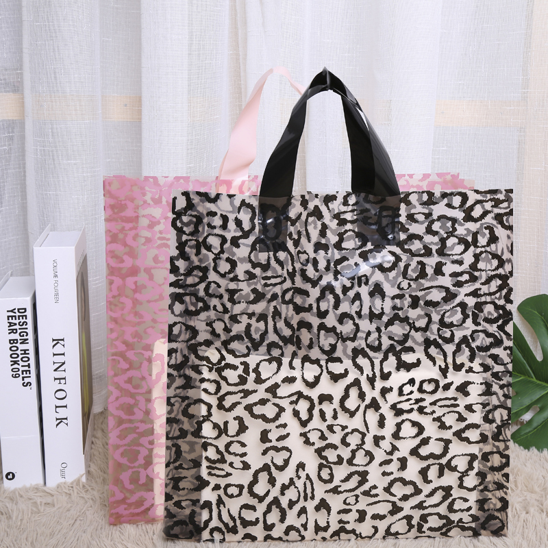 包邮豹纹加厚服装店袋子装衣服大中小号塑料手提袋礼品袋购物鞋袋在类目 办公设备/耗材/相关服务, 包装设备/标牌及耗材, 礼品袋/塑料袋中 - 来自Buy2taobao.com提供专业的淘宝代购服务