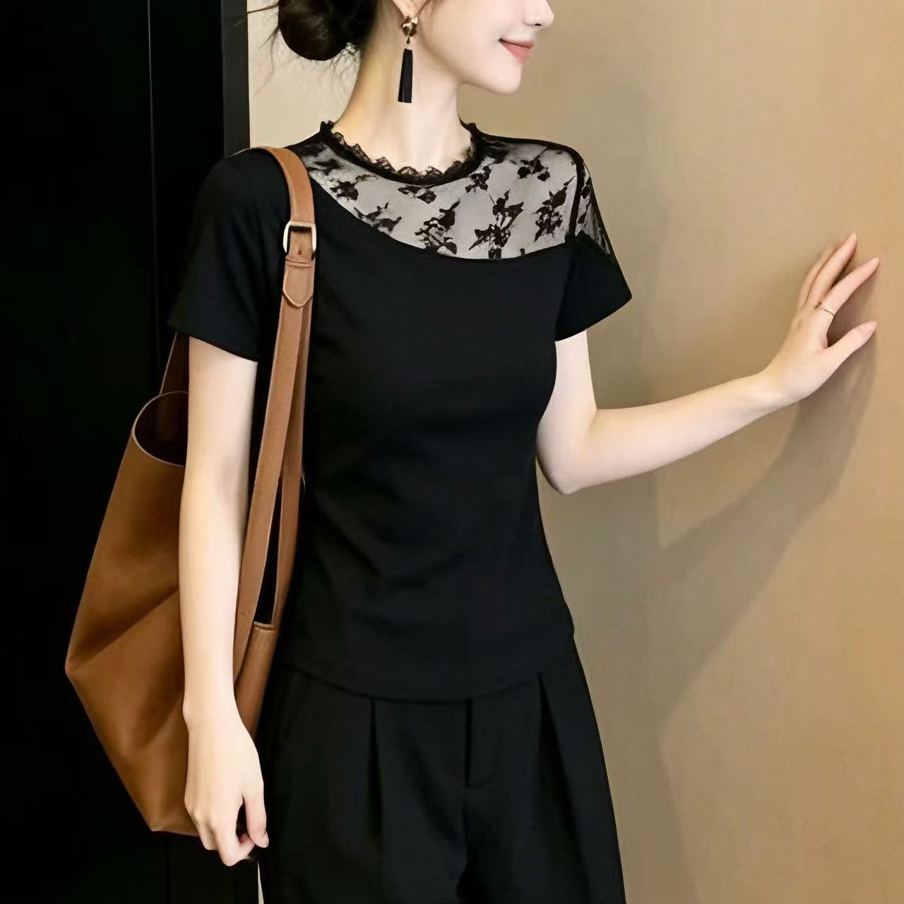 通勤蕾丝拼接镂空显瘦短袖T恤
