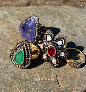 长期更新天然钻石镶红蓝宝石坦桑石月光祖母绿欧珀欧泊鸡尾酒戒指