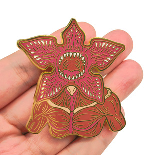 怪奇物语魔神金属徽章 Demogorgon菊花怪胸针pins