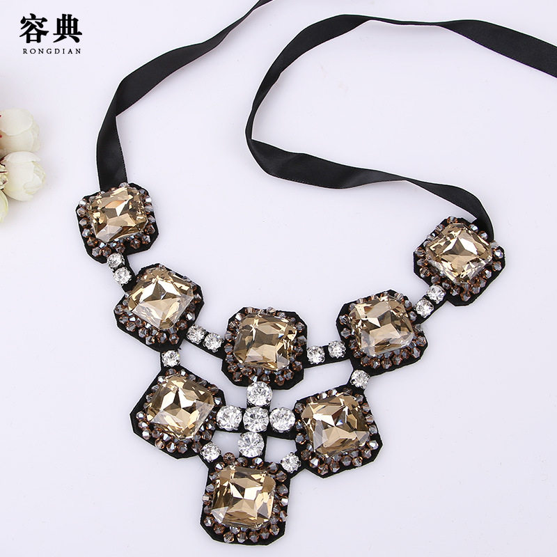 EIGHT SQUARE GLASS EXAGGERATED DECORATION FAKE COLLAR FASHIONABLE KOREAN VERSION OF RHINESTONE CRYSTAL FAKE COLLAR SWEATER COLLAR