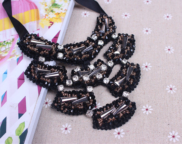 CLOTHING ACCESSORIES: 18 CRYSTAL HOLLOW PAGODAS FAKE COLLARS INLAID RHINESTONE NECKLACES 2019 NEW CLOTHING DECORATIONS