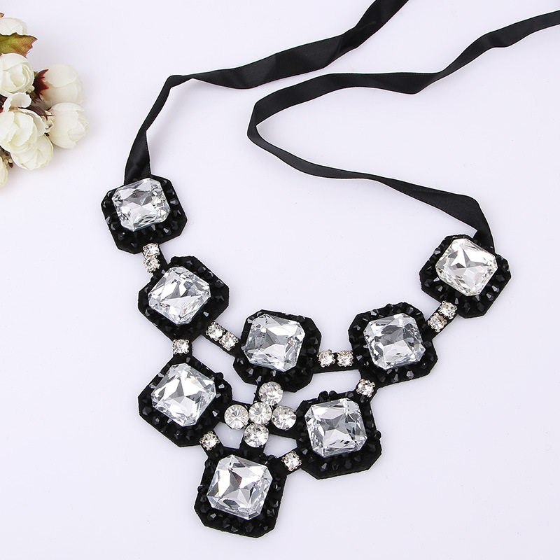 EIGHT SQUARE GLASS EXAGGERATED DECORATION FAKE COLLAR FASHIONABLE KOREAN VERSION OF RHINESTONE CRYSTAL FAKE COLLAR SWEATER COLLAR