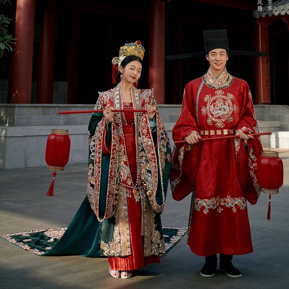 影楼汉服古装婚纱摄影婚服唐装凤冠霞帔中式新娘结婚嫁衣重工拖尾