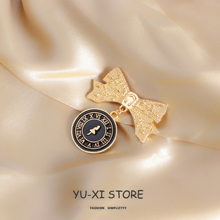 爱丽丝梦游仙境童话周边饰品胸针高级轻奢小香风西装别针装饰品潮