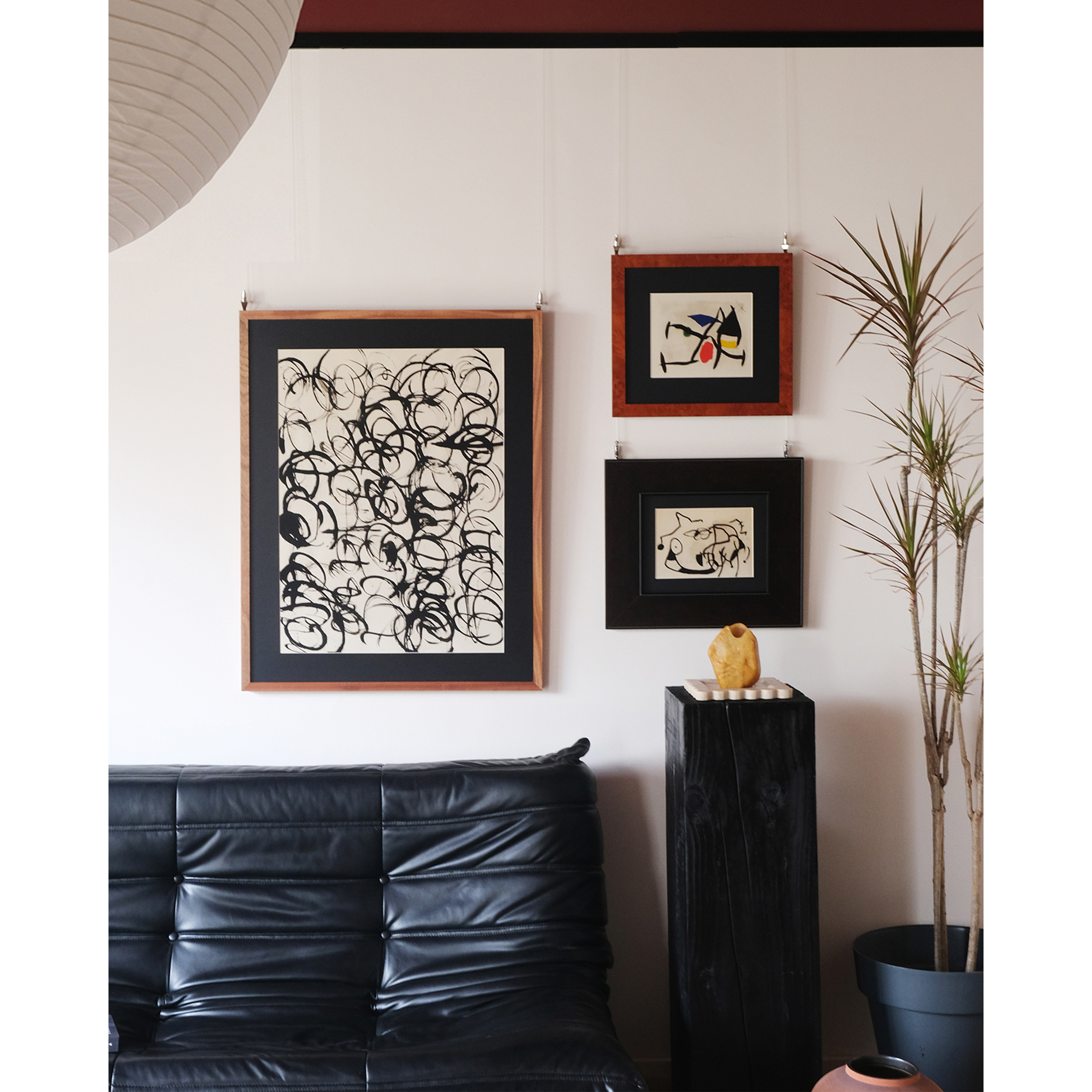 沙发背景墙中古胡安米罗装饰画