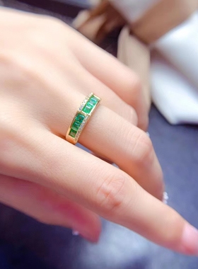 颜色亮丽天然祖母绿简约大气