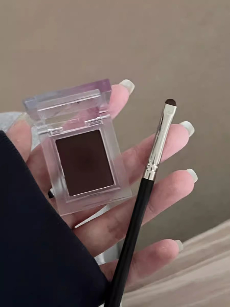 糯糯的米白万能深棕眼线神仙眼影