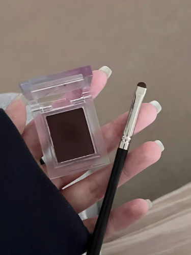 糯糯的米白万能深棕眼线神仙眼影