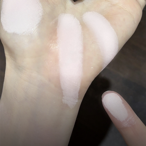 糟了！我丁点大的卧蚕要膨胀了..肉粉色超自然滋润打底提亮高光膏