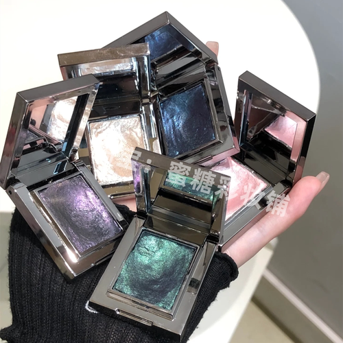 我勒个！M*C黑潮平替！真就五彩斑斓的黑紫黑绿蓝烟熏单色眼影膏