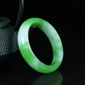 手镯源头工厂 加宽 绿色飘花手镯精美民簇风冰透送妈妈时尚