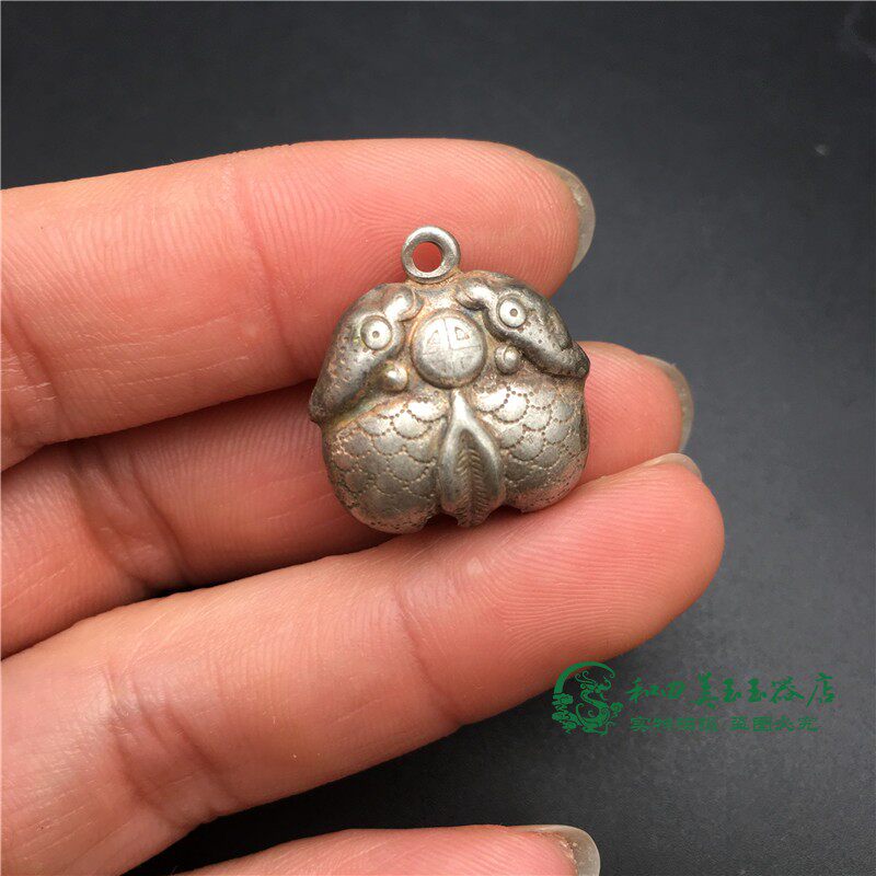 古玩杂项收藏仿古藏银仿银金鱼铃铛宝宝吊坠白铜金玉满堂老银挂件