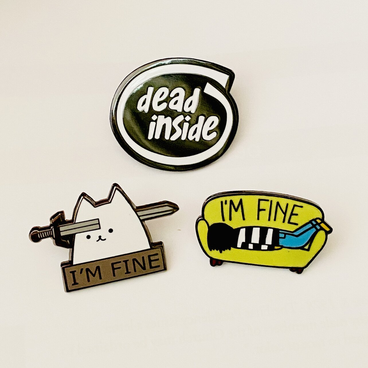 我很好imfine趣味胸针徽章自嘲讽刺恶搞笑寓意反话小众个性百搭