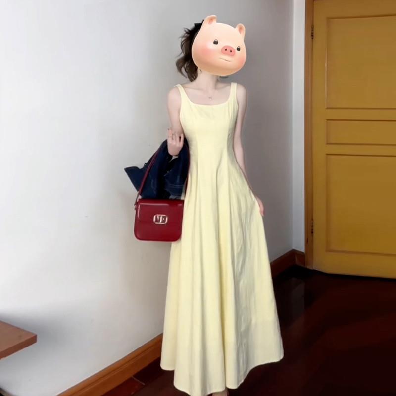 法式温柔风黄色吊带连衣裙子女春季新款开春穿搭修身气质长裙