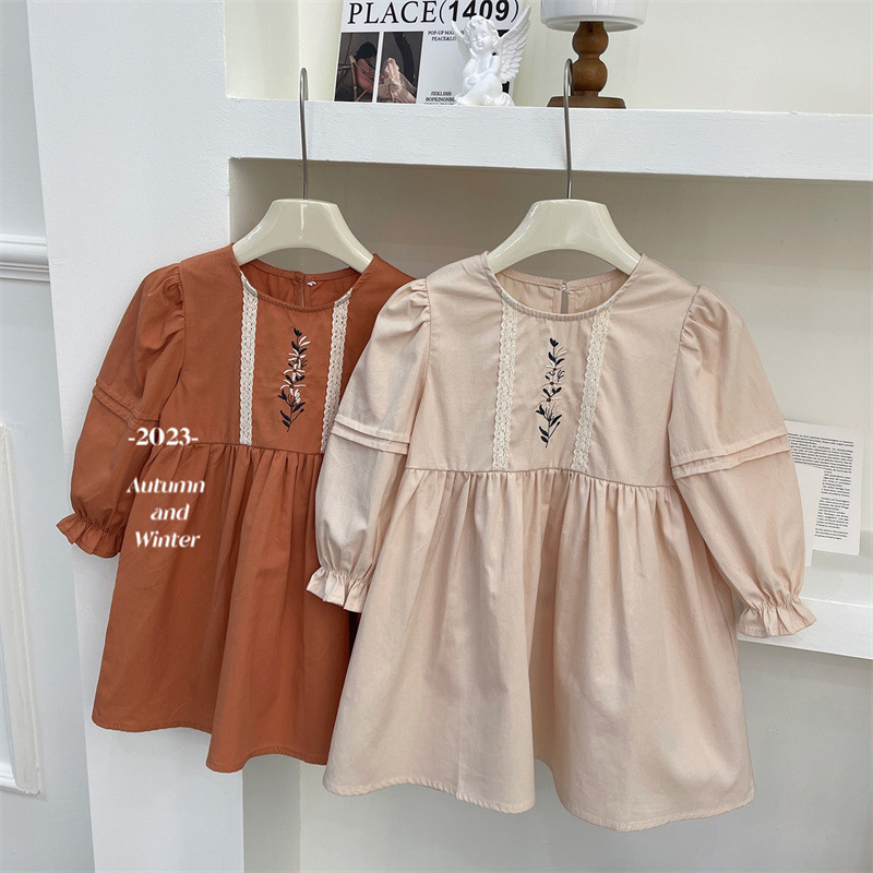 女童长袖绣花连衣裙2024秋季新款韩版女孩宽松童裙宝宝复古公主裙