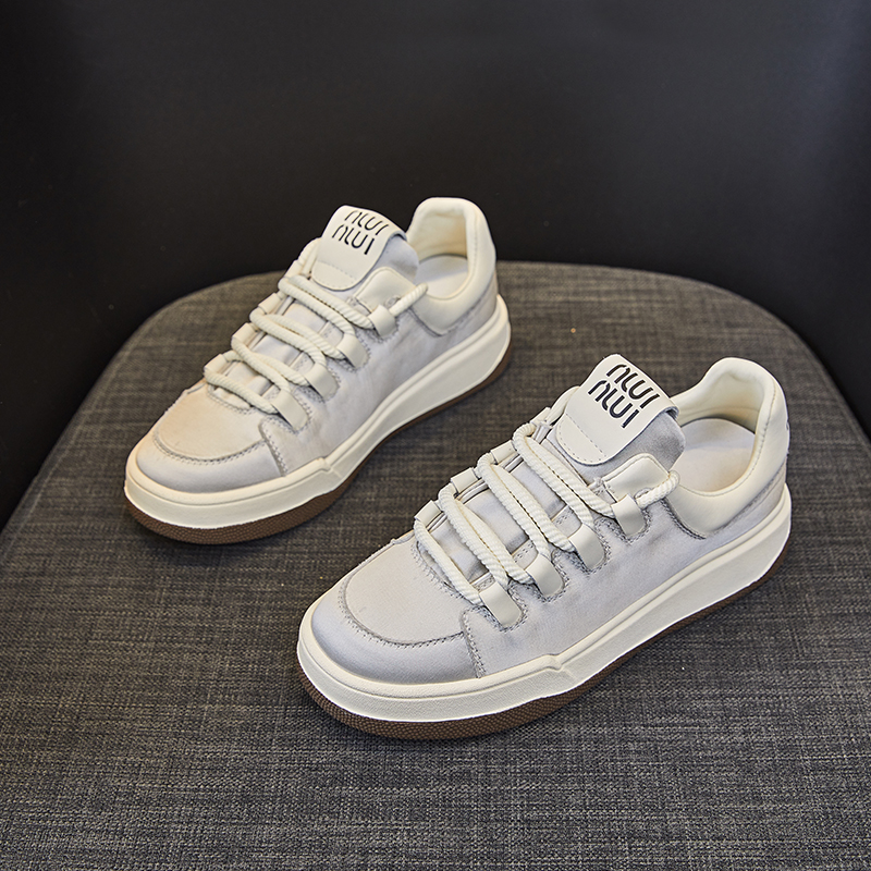 大码女鞋41-43码2025春秋季新款休闲百搭厚底板鞋小白鞋透气布里