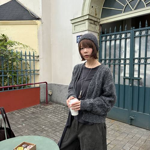 CLEAN SPACE-羊毛V领麻花织法针织开衫冬上新短款溜肩毛衣57870